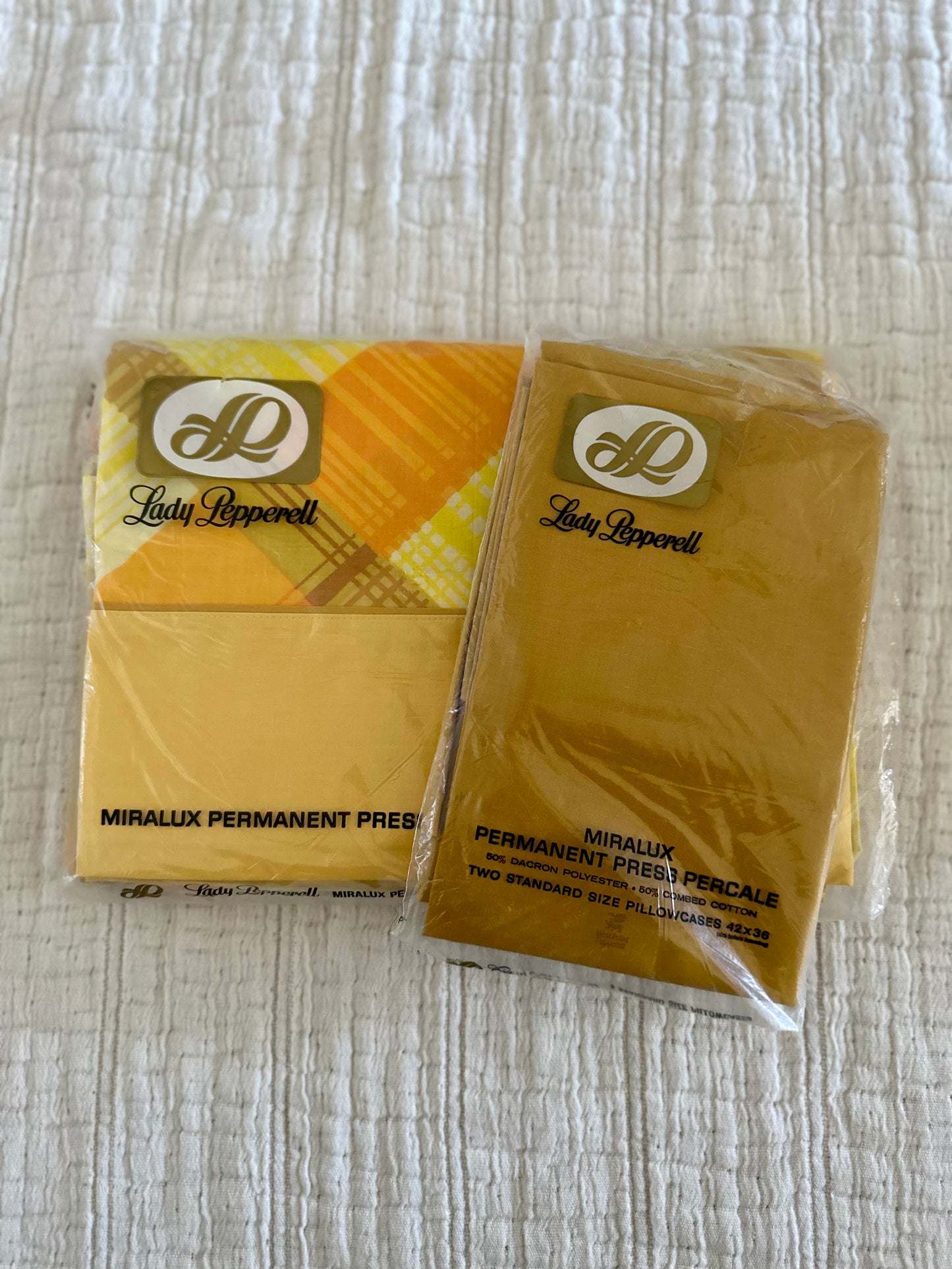 Vintage Lady Pepperell Gold Plaid King Size Sheet Set